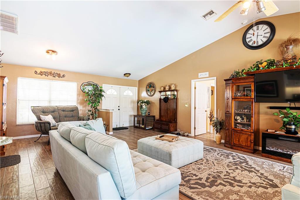 412 Se 13th Ave Property Photo 8