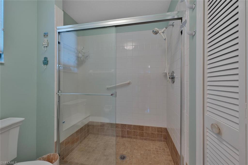 7058 Barrington Cir # 102 Property Photo 14