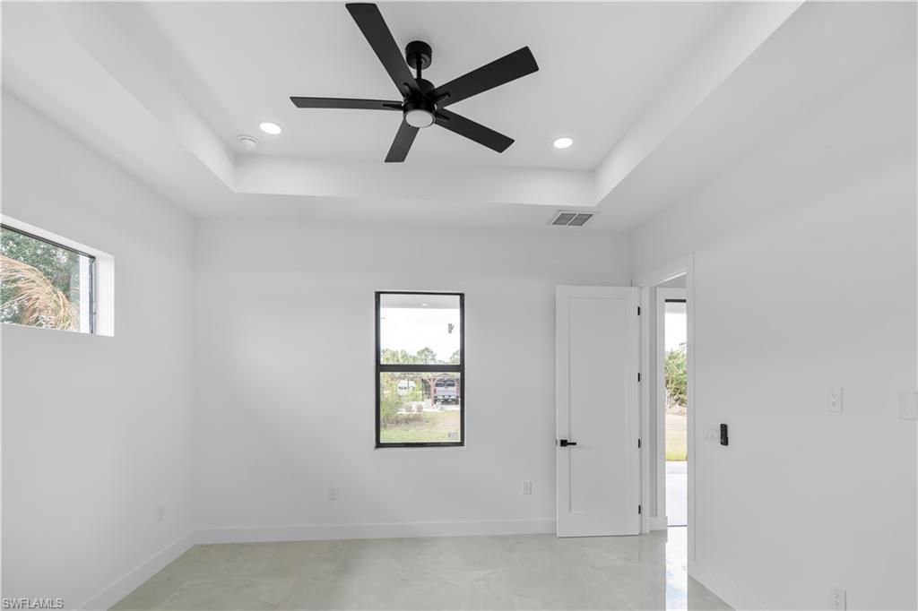 814 Fullerton Ave S Property Photo 20