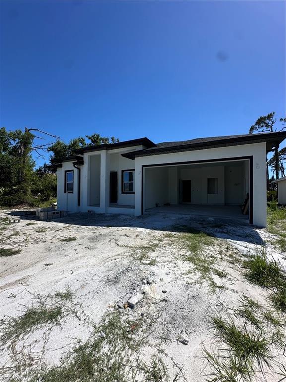 205 Australian Dr Property Photo 1