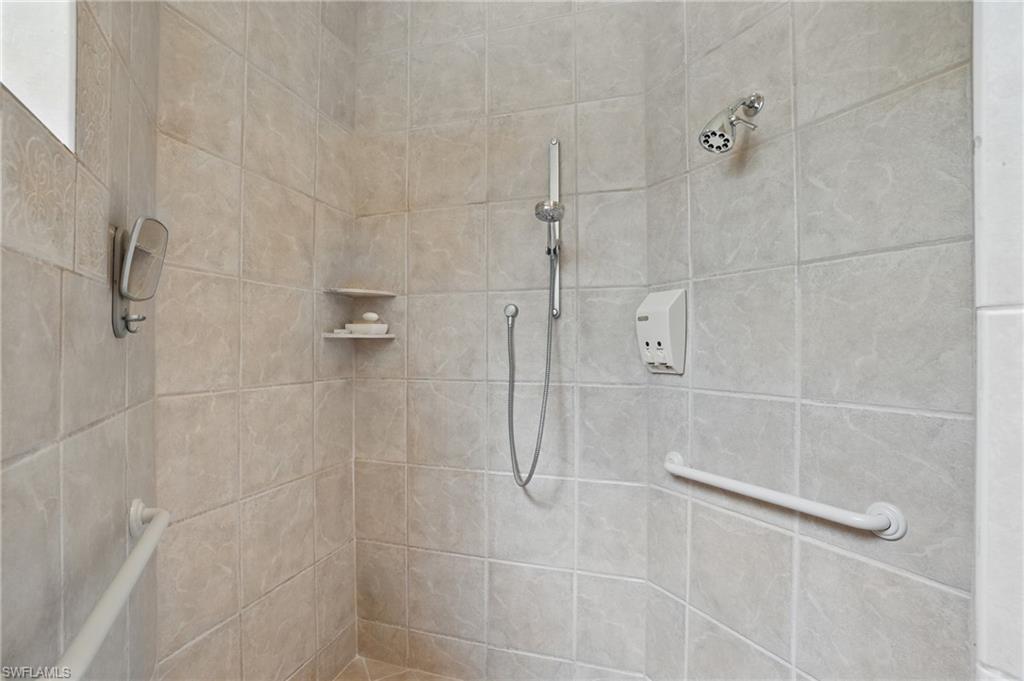 12291 Colliers Reserve Dr Property Photo 30