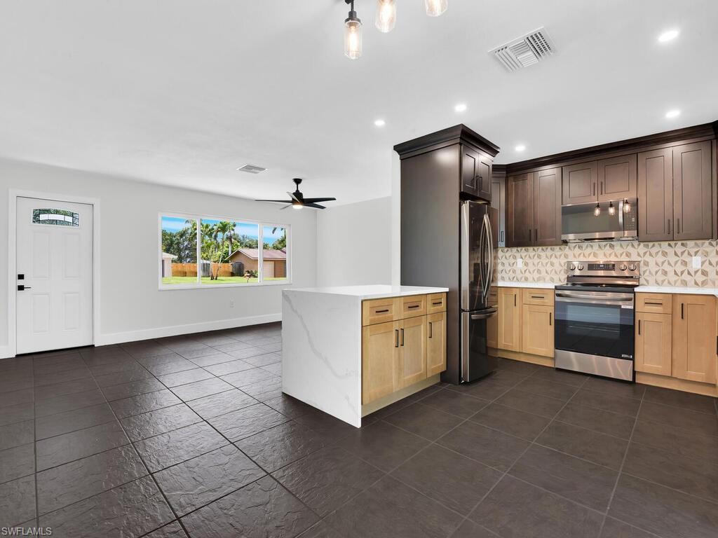 2431 Kent Ave Property Photo 1