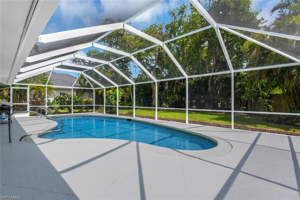 740 Park Shore Dr Property Photo 32