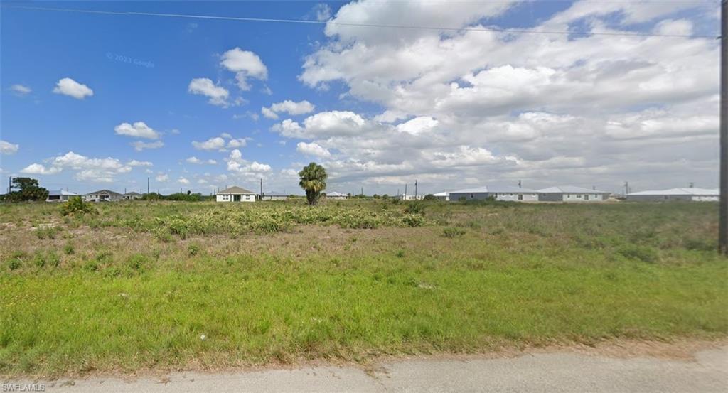 641 Royce Rd Property Photo 3