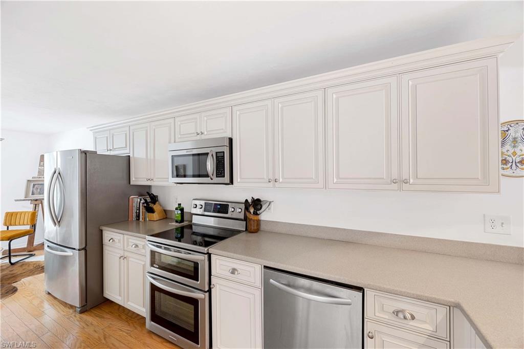 4241 Chantelle Dr # D201 Property Photo 6