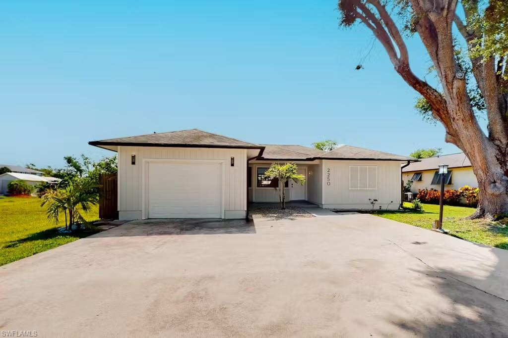 2250 Bahama Ave Property Photo 1