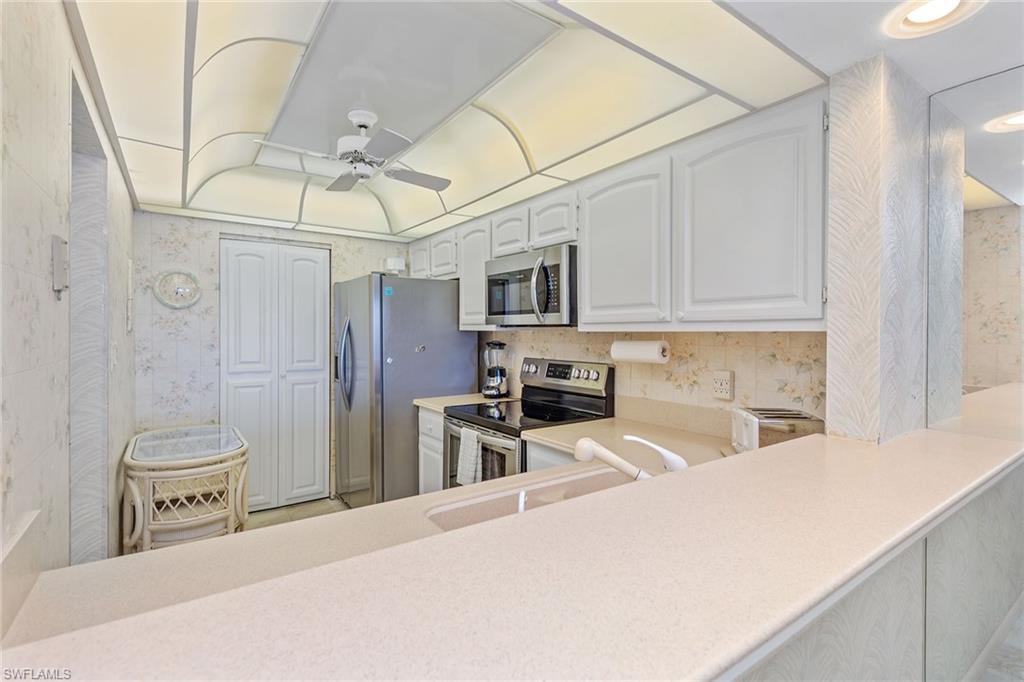 591 Seaview Ct # A306 Property Photo 4