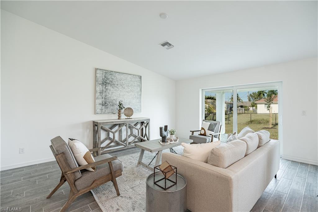 1716 Beach Pkwy W Property Photo 4