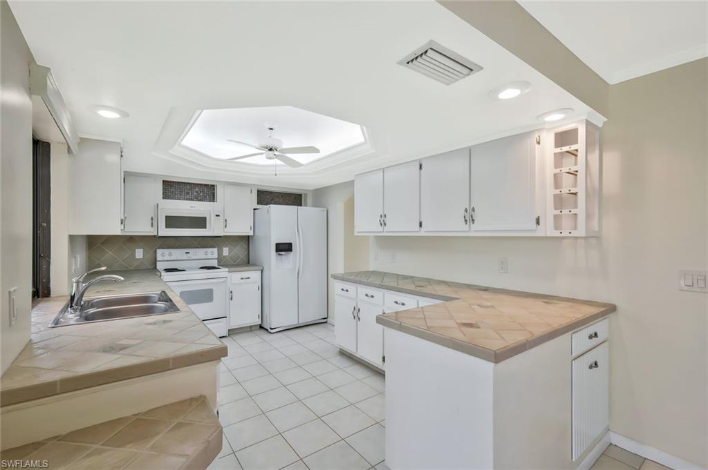 900 Sw 54th Ln Property Photo 13