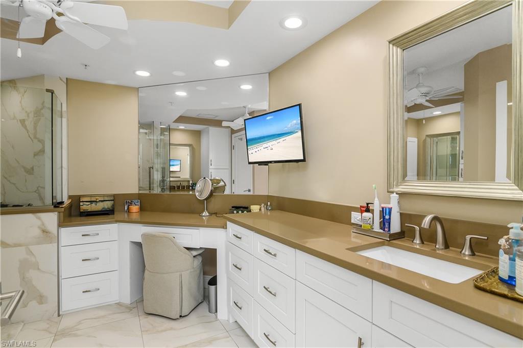 430 Cove Tower Dr # 501 Property Photo 21