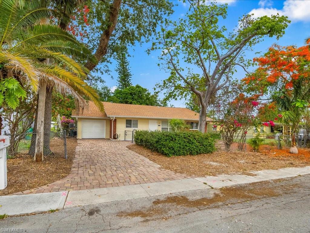 1320 Barbizon LN Property Photo 1
