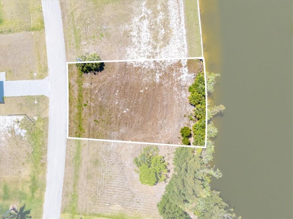 2306 Nw 37th Pl Property Photo 9