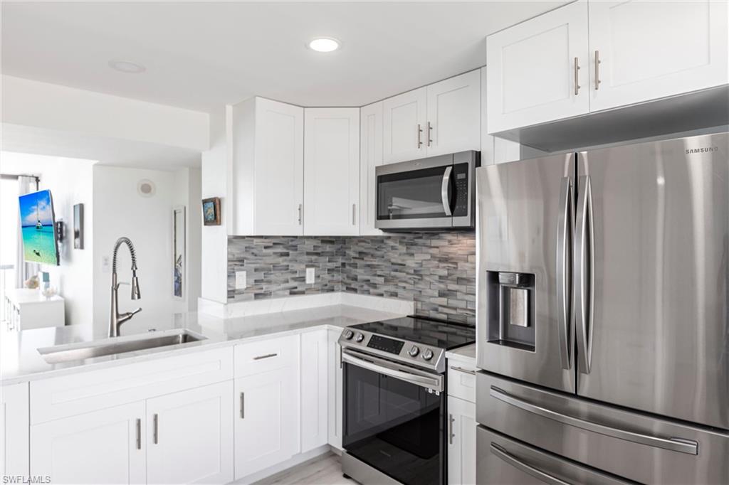 26300 Hickory BLVD # 906