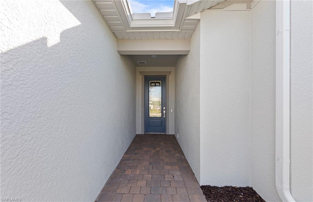 7049 Chapel Creek Ln Property Photo 4