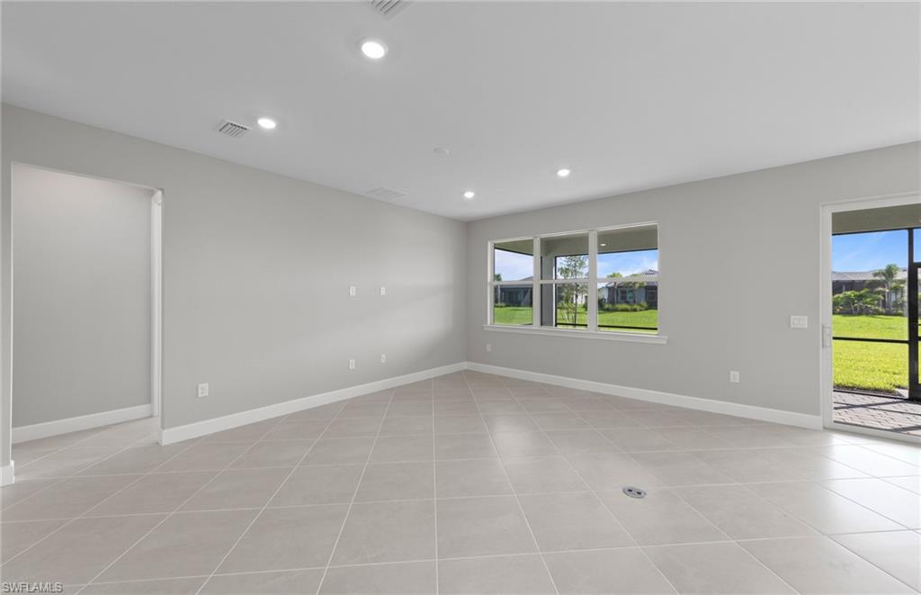 7049 Chapel Creek Ln Property Photo 9