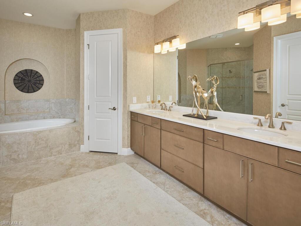 4701 Via Del Corso Ln # 401 Property Photo 9