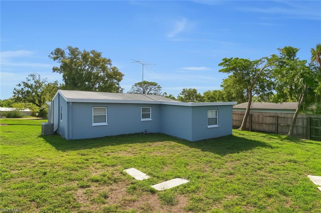 3847 Maxine St Property Photo 2