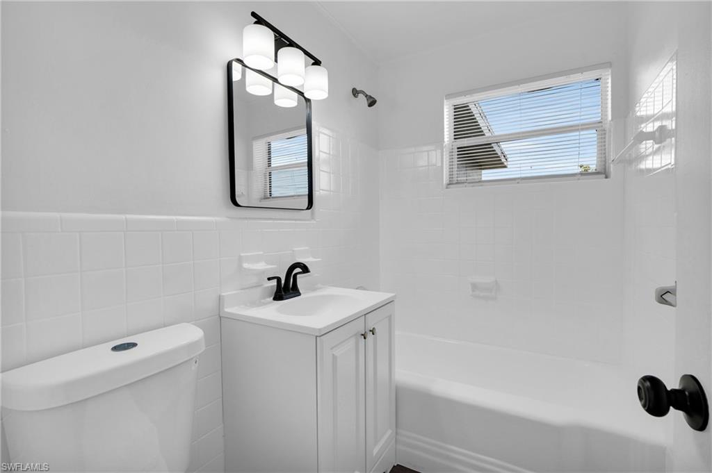 3847 Maxine St Property Photo 9