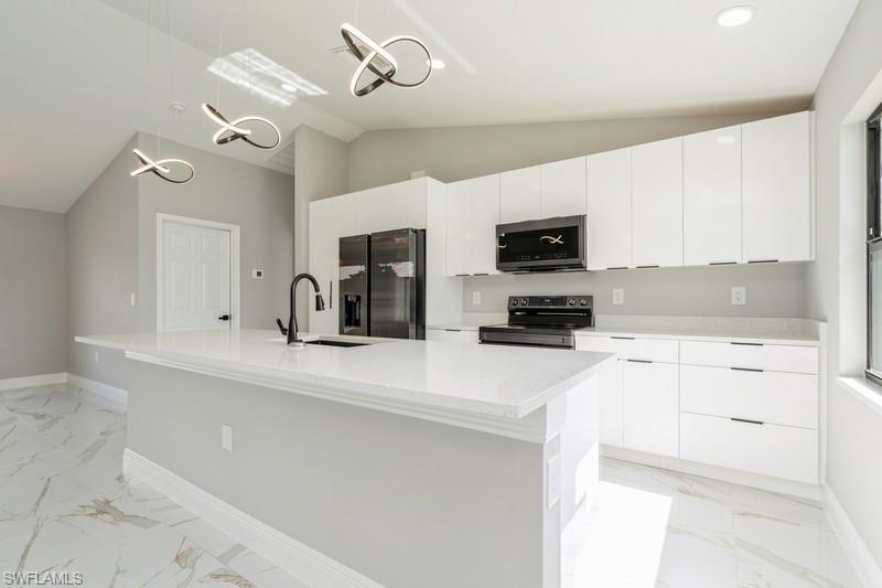 1603 Karen Ave S Property Photo 8