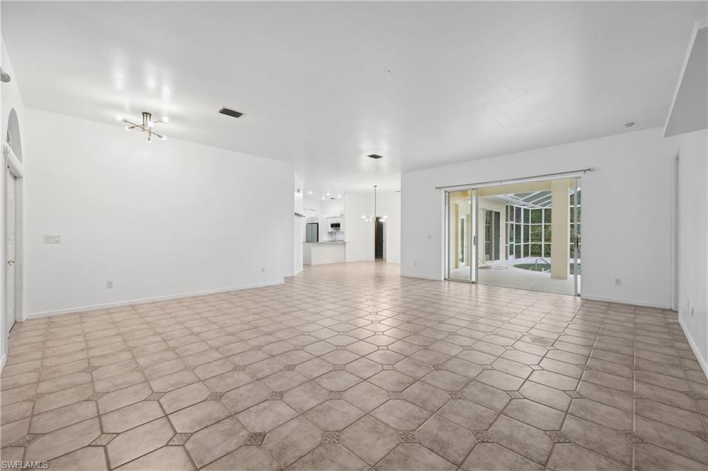 11810 Woodshire Cir Property Photo 4