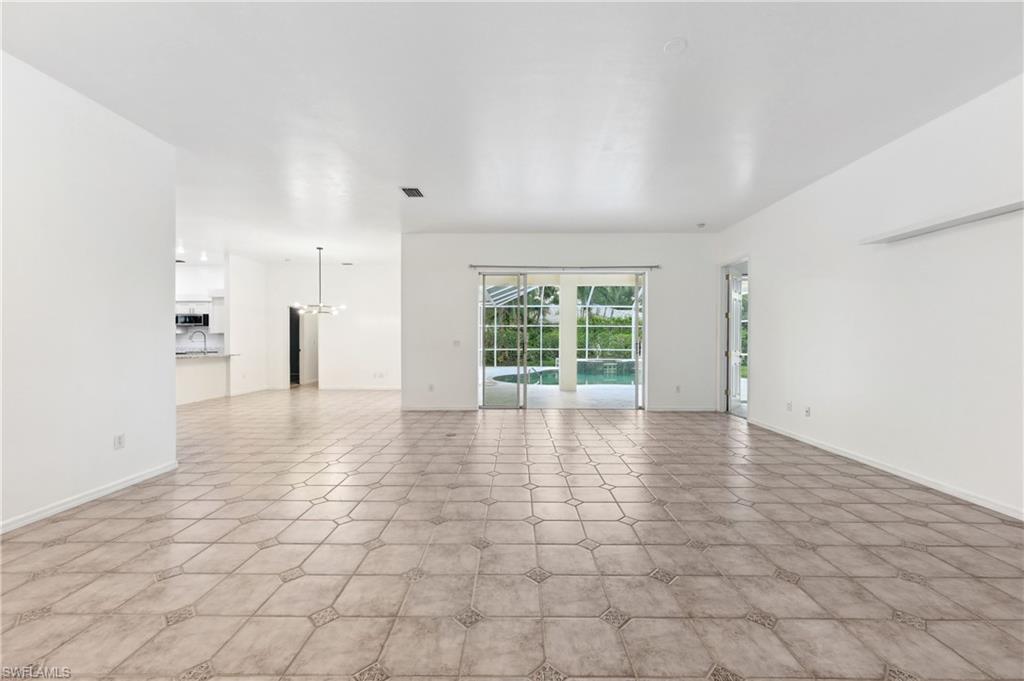 11810 Woodshire Cir Property Photo 7