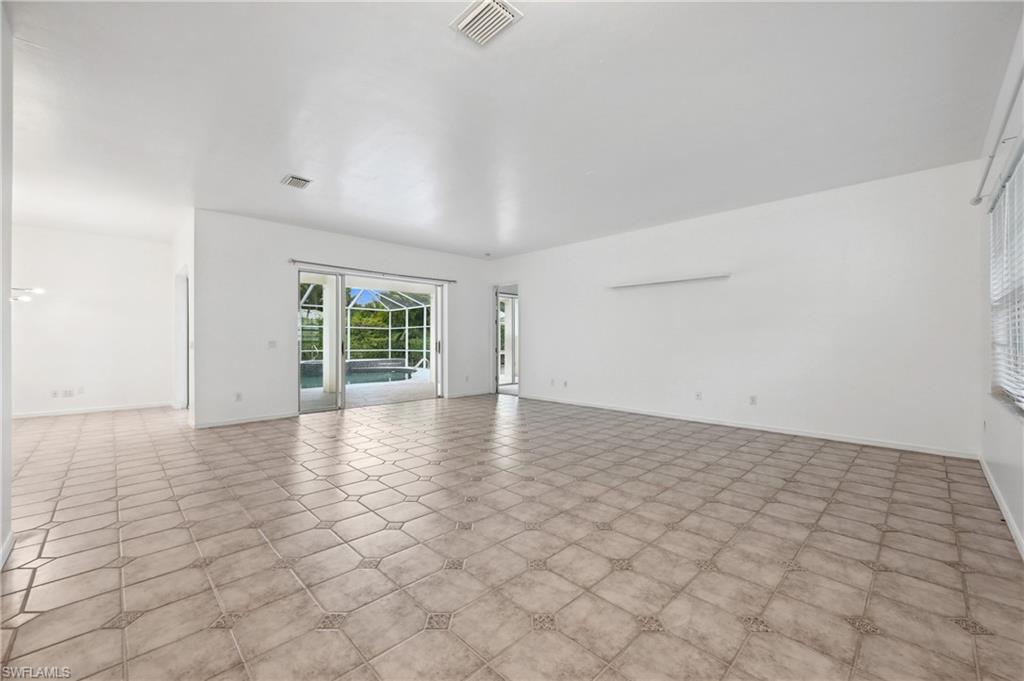 11810 Woodshire Cir Property Photo 8