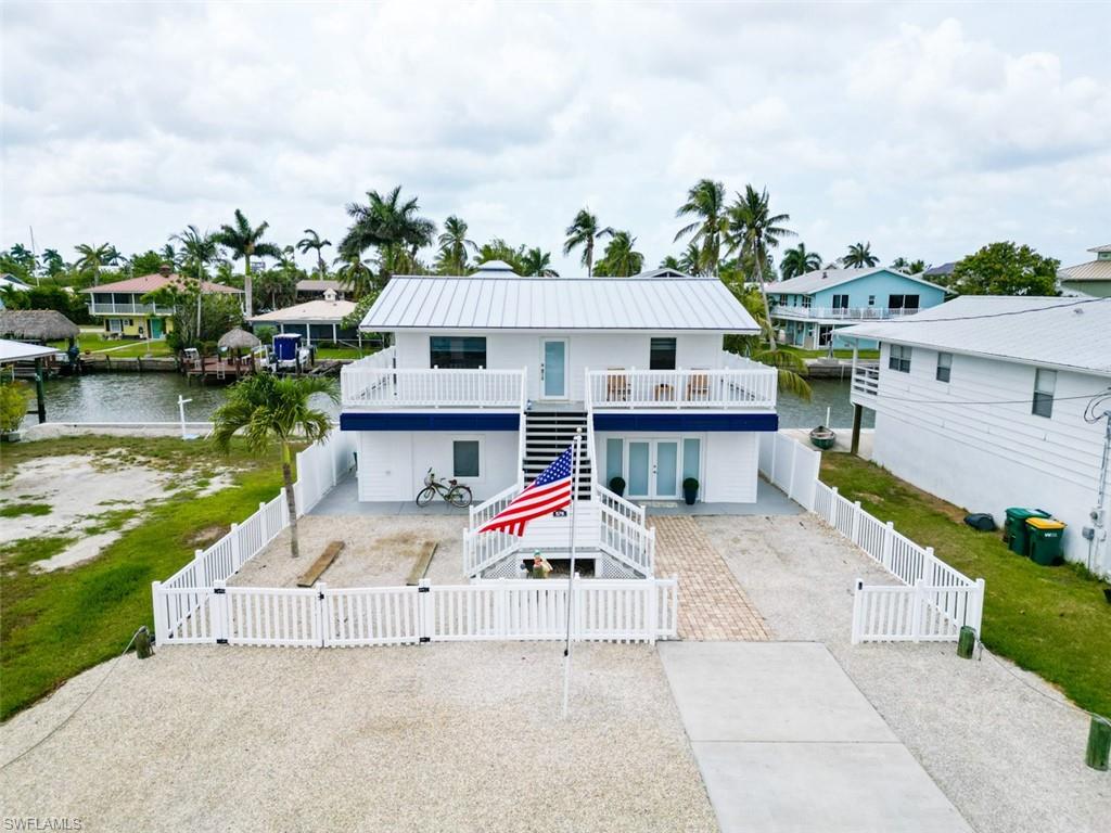 576 Coconut Ave Property Photo 1