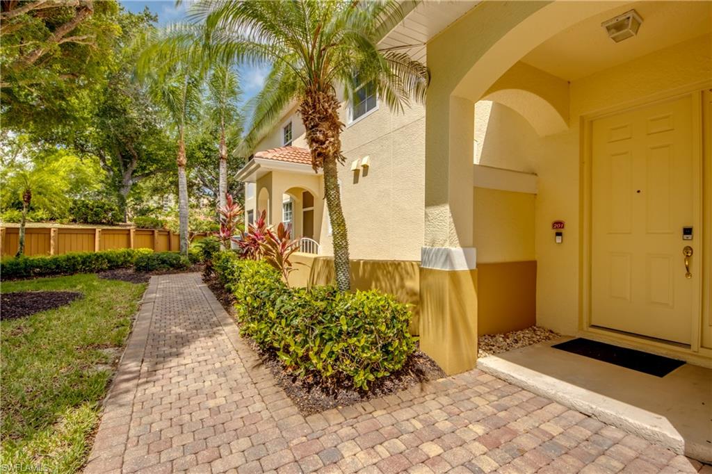 5912 Tarpon Gardens Cir # 201 Property Photo 3