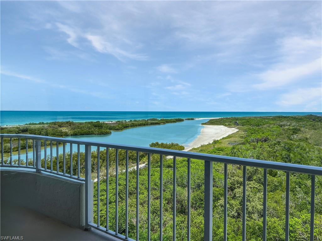 440 Seaview Ct # 1012 Property Photo 3