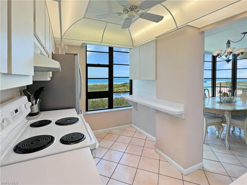 440 Seaview Ct # 1012 Property Photo 11