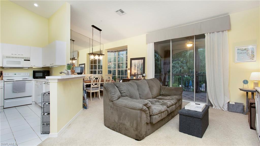96 Silver Oaks Cir # 202 Property Photo 5