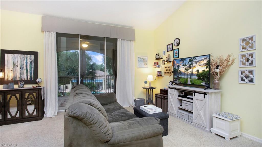 96 Silver Oaks Cir # 202 Property Photo 6