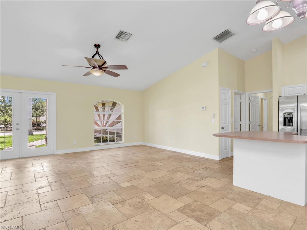 305 16th Pl Property Photo 10