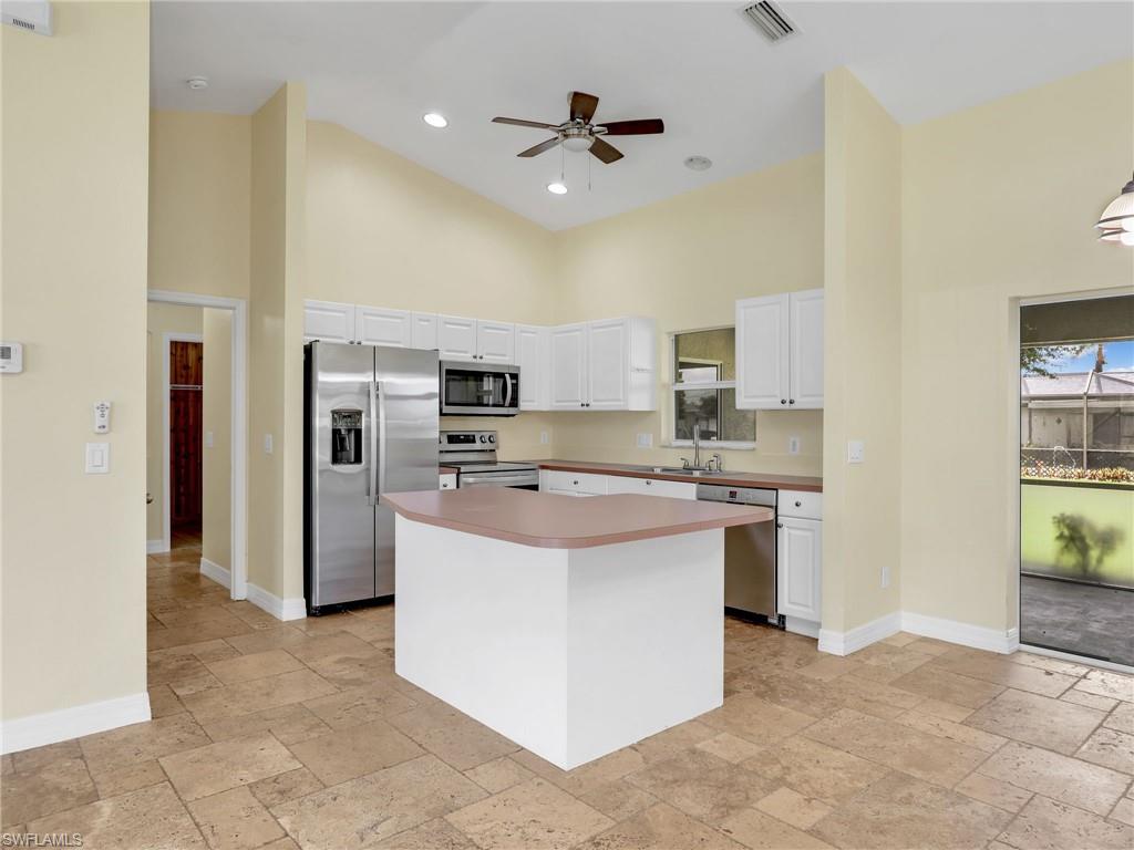 305 16th Pl Property Photo 11
