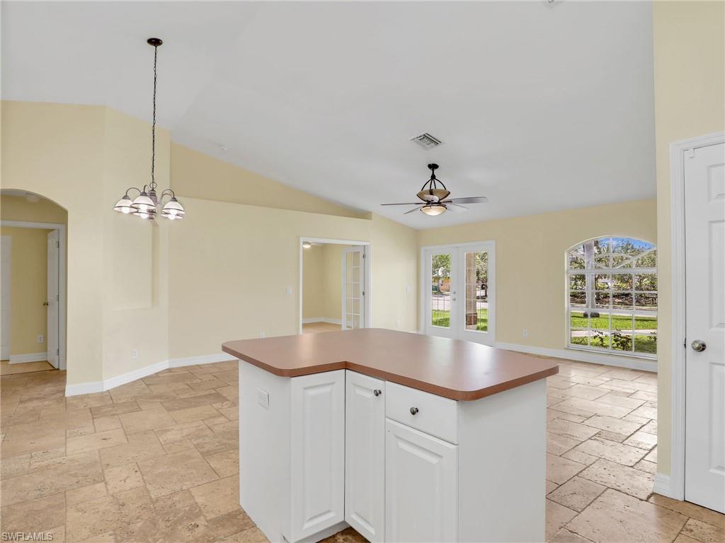 305 16th Pl Property Photo 12