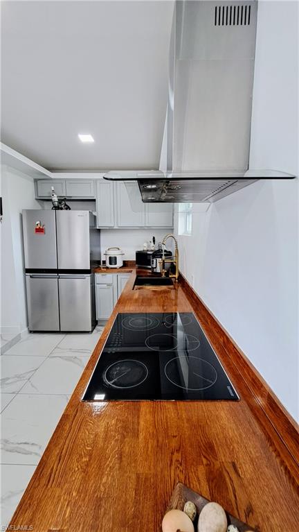 835 N Quebrada St Property Photo 10