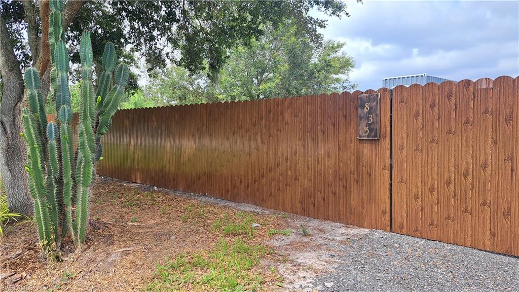 835 N Quebrada St Property Photo 15