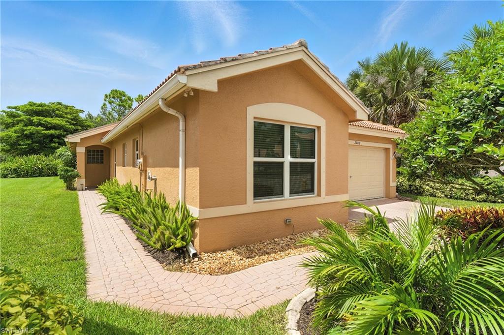 2085 Painted Palm Dr Property Photo 2