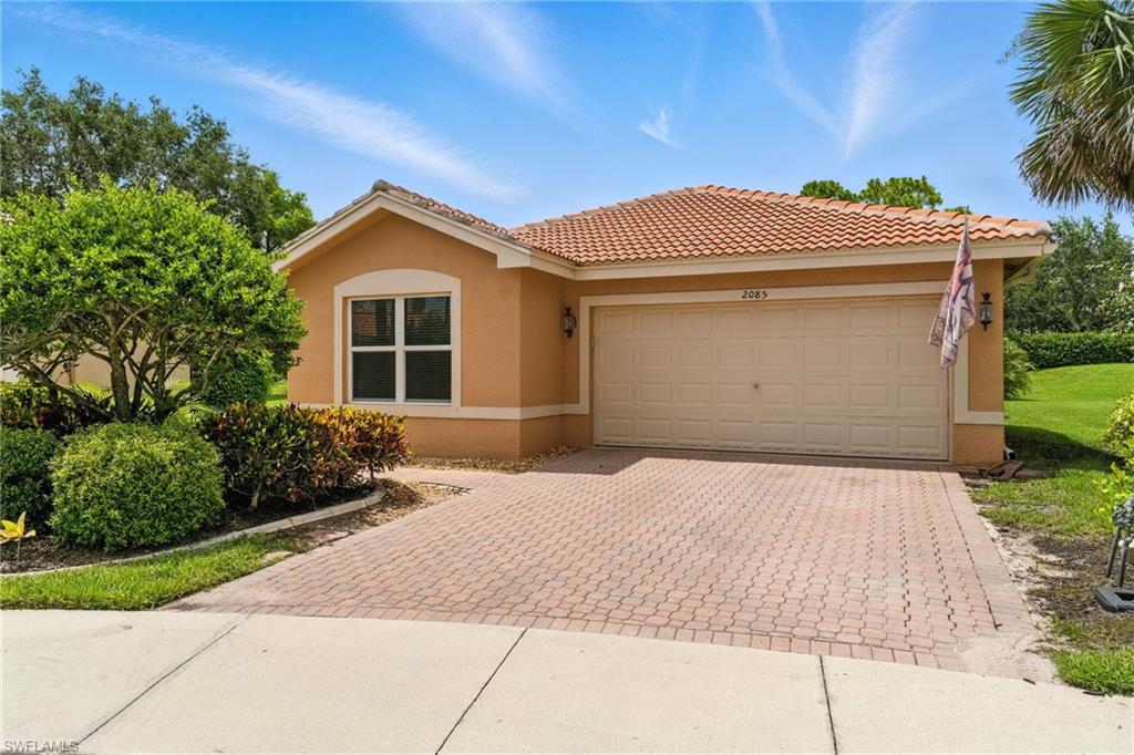2085 Painted Palm Dr Property Photo 3