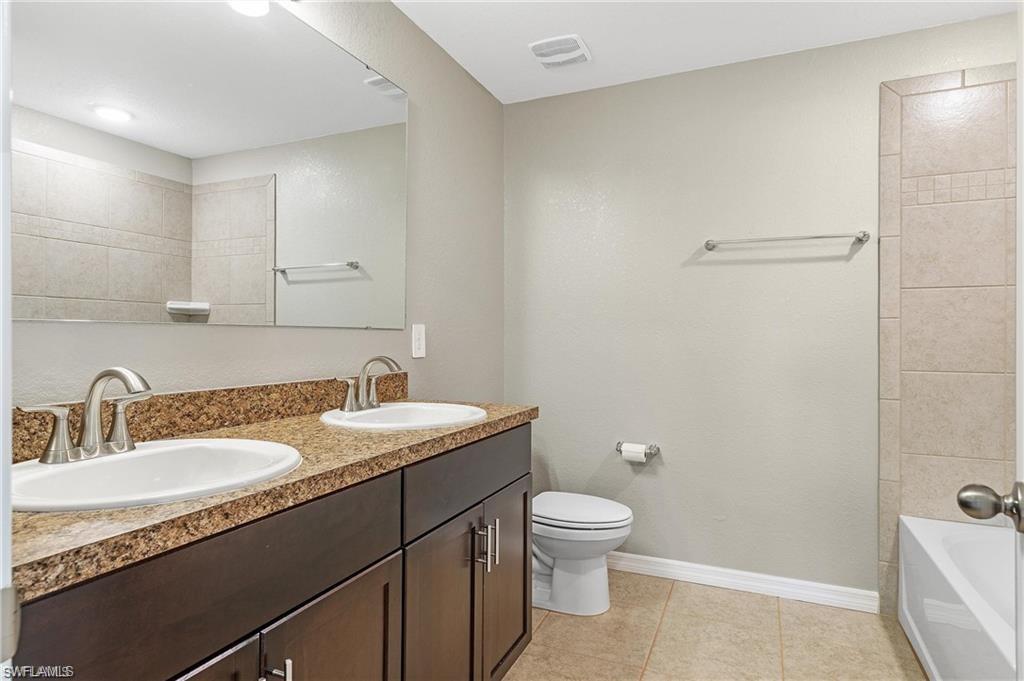 1017 Sw Embers Ter Property Photo 11