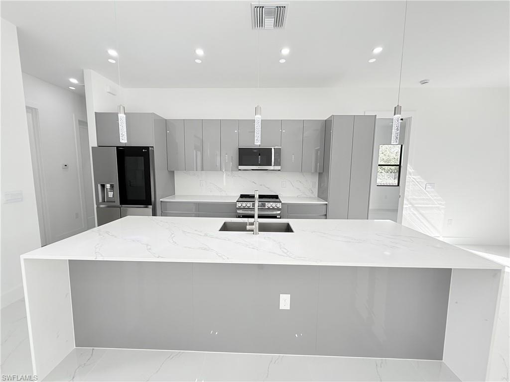 702 Zemil Ct Property Photo 16