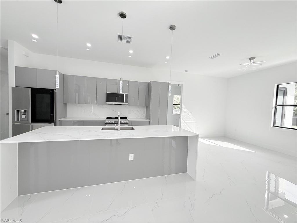 702 Zemil Ct Property Photo 17