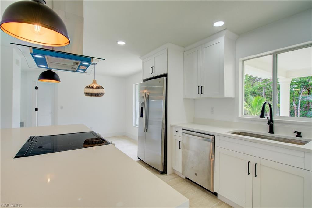 32 Fairview Blvd Property Photo 6
