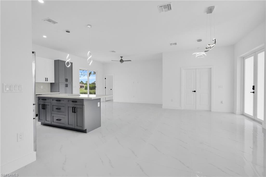 3202 41st St W Property Photo 11
