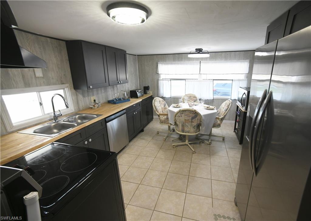 3130 Venus Ln Property Photo 5
