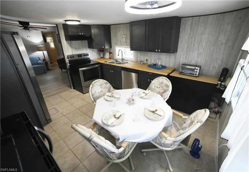 3130 Venus Ln Property Photo 9