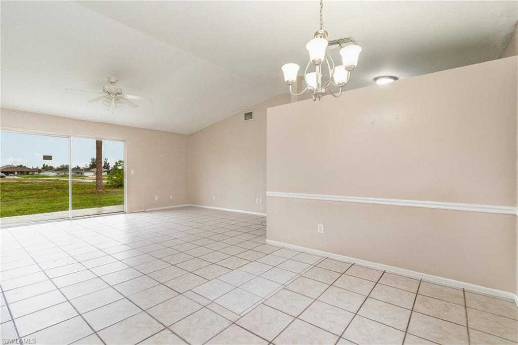 302 Ne 10th Ter Property Photo 3