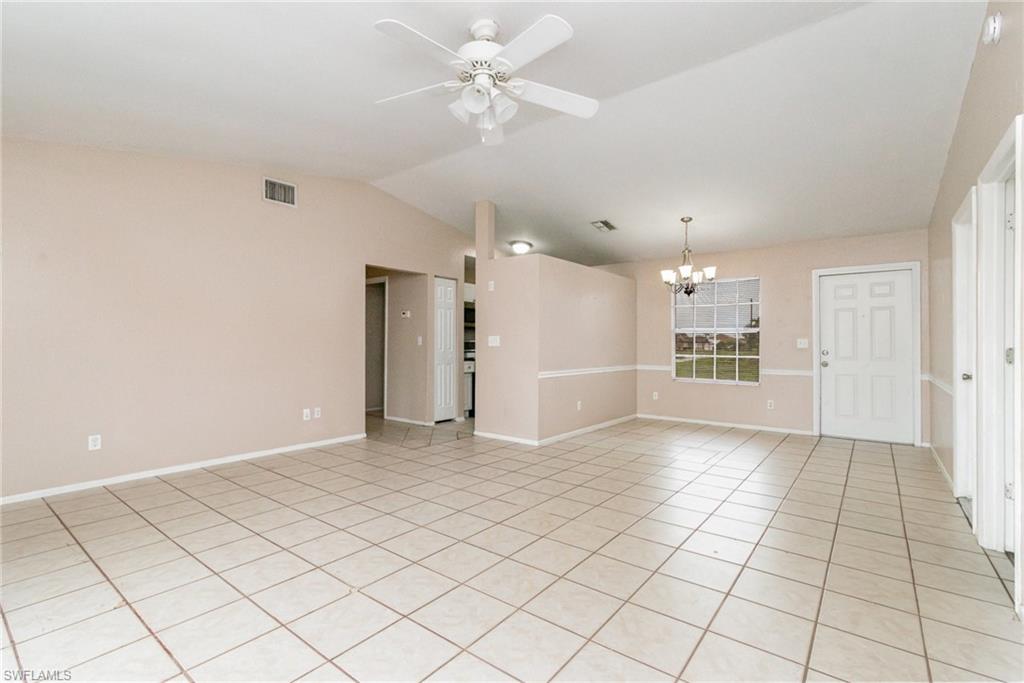 302 Ne 10th Ter Property Photo 5