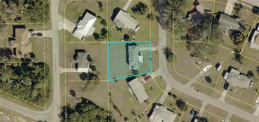 106 Stetson St Property Photo 1