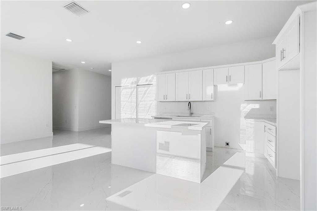 420 Caywood Ave S Property Photo 11